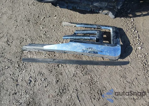 2010 Ford E-350 Super Duty Xl/Xlt z USA, uszkodzony, nr VIN 1FBSS3BL7ADA87583